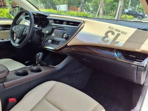 Used 2013 Toyota Avalon XLE Touring FWD image 11