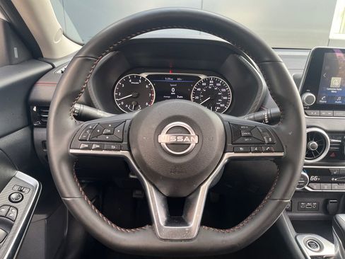 Used 2025 Nissan Sentra SR FWD image 15