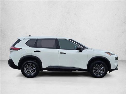 Used 2023 Nissan Rogue S FWD image 4