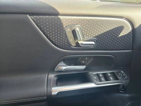 Certified 2025 Mercedes-Benz GLB 250 GLB 250 image 18
