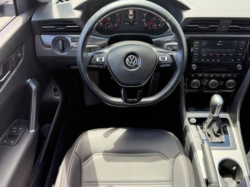 Used 2020 Volkswagen Passat 2.0T R-Line image 14