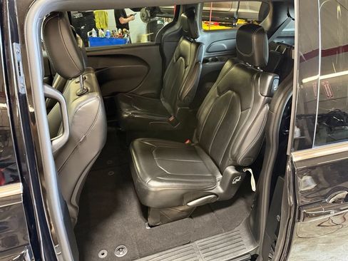 Used 2026 Chrysler Pacifica Select FWD image 26