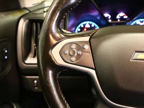 Used 2022 Chevrolet Colorado LT w/ Safety Package image 11