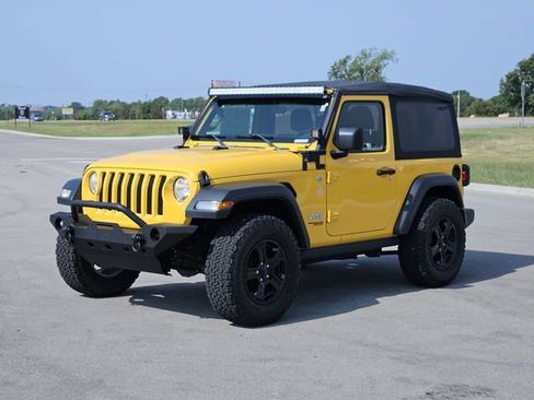 Used 2019 Jeep Wrangler Sport AWD/4WD image 3