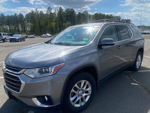Used 2019 Chevrolet Traverse LT AWD/4WD image 2