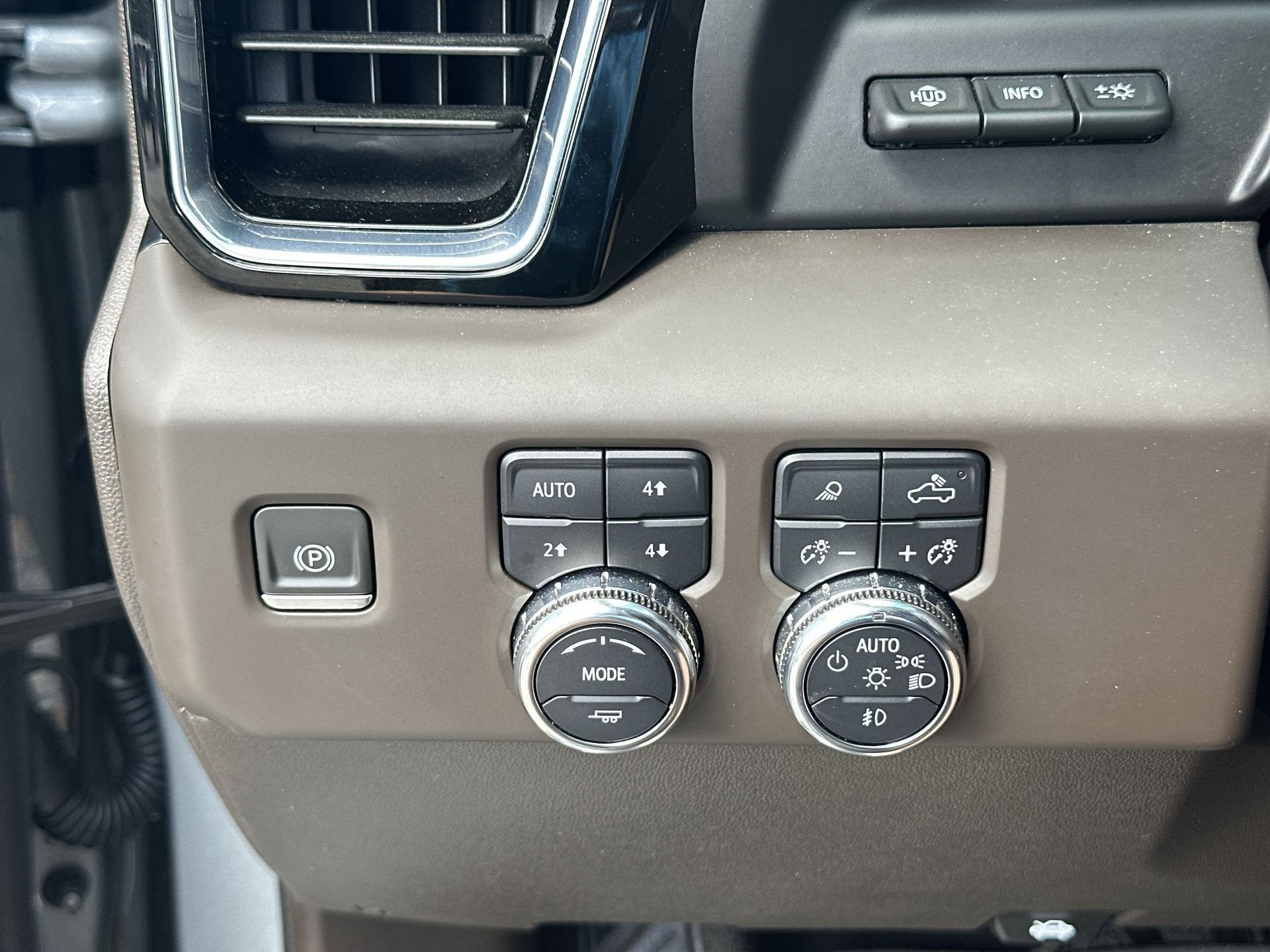 Certified 2023 GMC Sierra 1500 Denali w/ Denali Reserve Package AWD/4WD image 18