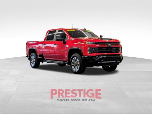 Used 2025 Chevrolet Silverado 2500 Custom w/ Custom Value Package AWD/4WD image 5