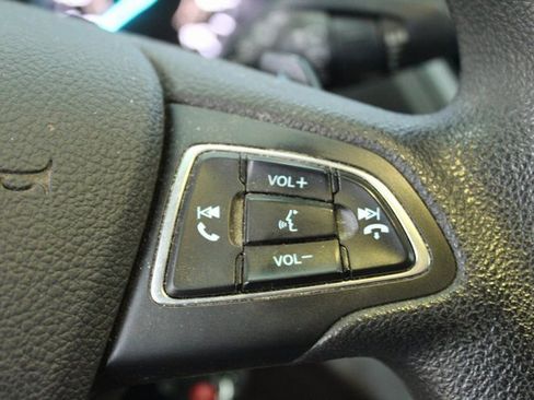 Used 2017 Ford Escape SE w/ Equipment Group 201A image 18