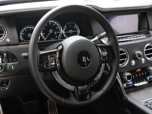 Certified 2021 Rolls-Royce Cullinan AWD/4WD image 18