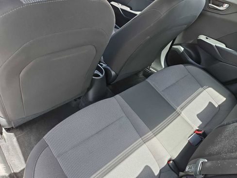 Used 2020 Hyundai Accent SE FWD image 17