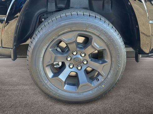Used 2025 RAM 1500 Big Horn AWD/4WD image 9