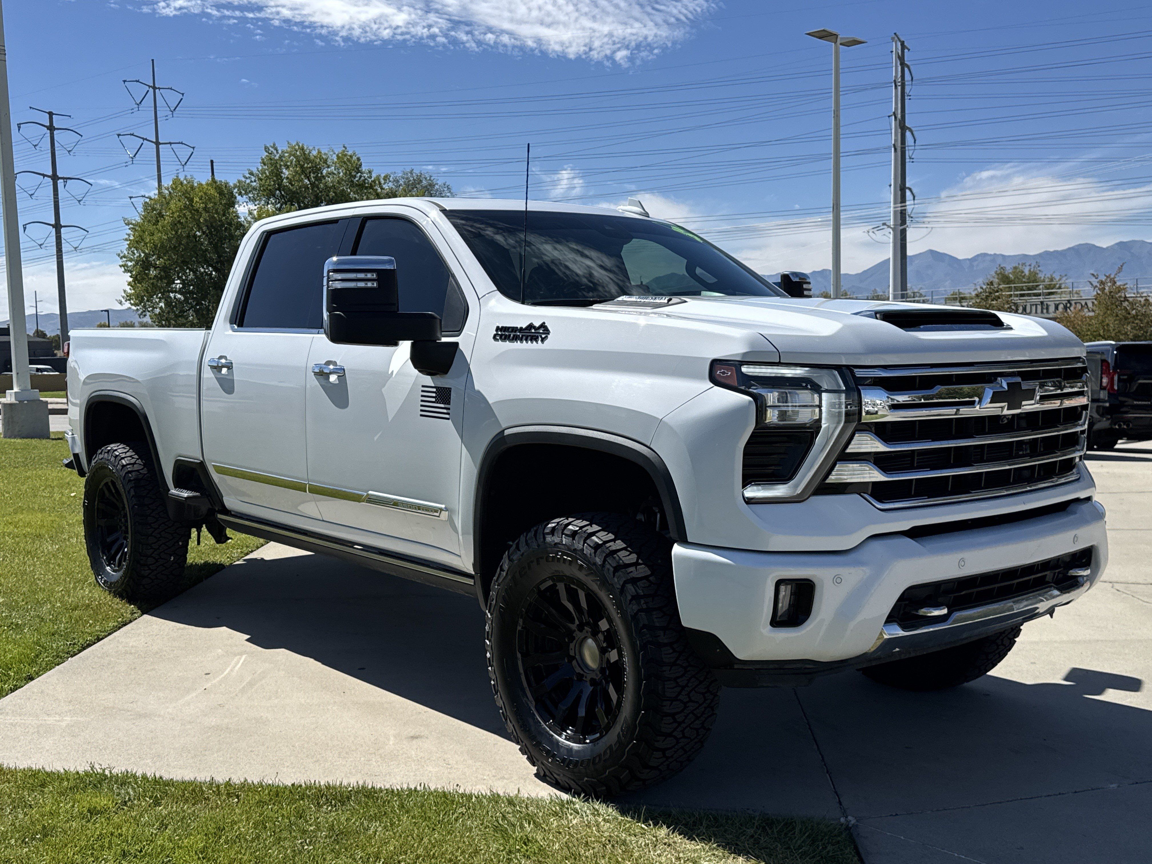 Used 2024 Chevrolet Silverado 3500 High Country w/ Technology Package AWD/4WD image 7