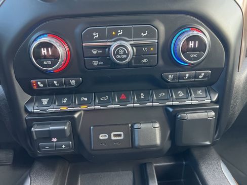 Used 2022 Chevrolet Silverado 2500 High Country w/ Technology Package image 6