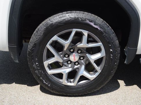 Used 2022 GMC Sierra 1500 SLT w/ SLT Convenience Package AWD/4WD image 11