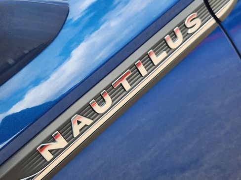 Used 2020 Lincoln Nautilus FWD w/ Equipment Group 101A image 11