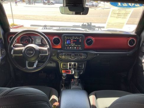 Used 2021 Jeep Wrangler Unlimited Rubicon AWD/4WD image 6