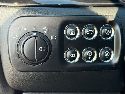 Used 2018 Maserati GranTurismo Sport image 32