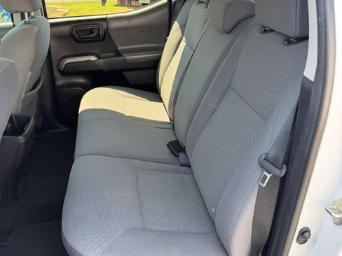 Used 2021 Toyota Tacoma SR5 w/ SR5 Appearance Package (SM) RWD image 15