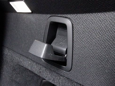 Used 2018 Volvo XC90 T6 Momentum w/ Convenience Package image 35