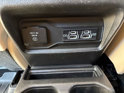 Used 2022 Jeep Grand Cherokee L Limited w/ Luxury Tech Group II image 29