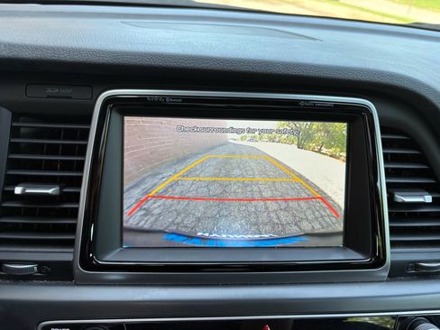 Used 2018 Hyundai Sonata Limited w/ Cargo Package FWD image 32