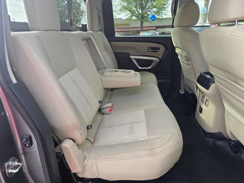Used 2016 Nissan Titan SV image 22