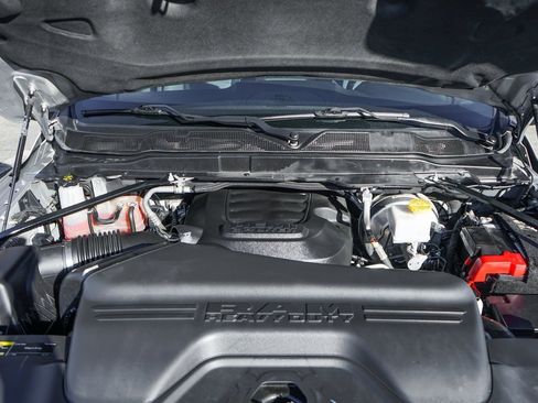 Used 2024 RAM 2500 Tradesman w/ Chrome Appearance Group image 13