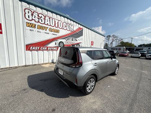 Used 2023 Kia Soul LX FWD image 8