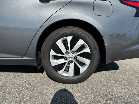 Used 2025 Nissan Altima 2.5 S FWD image 9