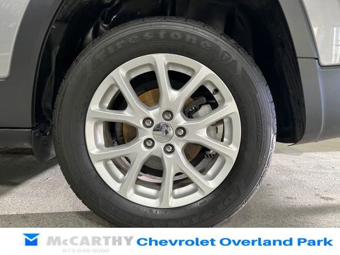 Used 2017 Jeep Cherokee Latitude w/ Cold Weather Group image 27