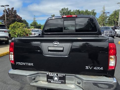 Used 2016 Nissan Frontier SV AWD/4WD image 9