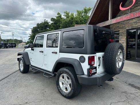 Used 2017 Jeep Wrangler Unlimited Sport w/ Quick Order Package 24S AWD/4WD image 3
