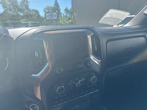 Used 2020 Chevrolet Silverado 1500 High Country w/ Technology Package AWD/4WD image 10
