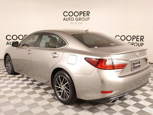 Used 2017 Lexus ES 350 w/ Luxury Package FWD image 24