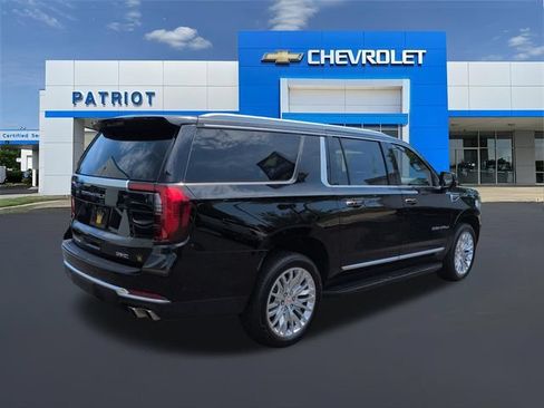 Used 2025 GMC Yukon XL Denali AWD/4WD image 10