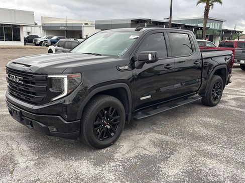 Used 2025 GMC Sierra 1500 Elevation w/ Elevation Premium Package image 3