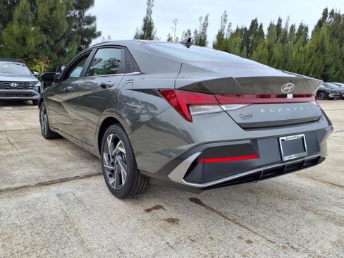 New 2025 Hyundai Elantra SEL image 5
