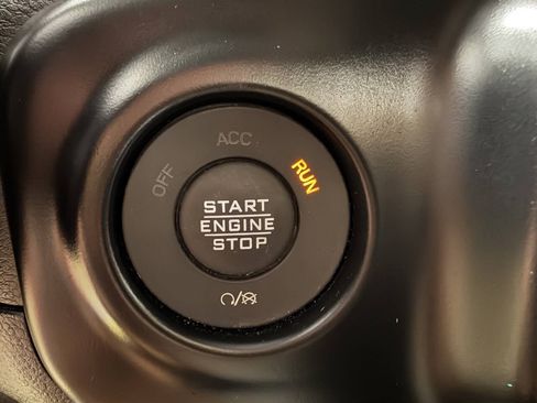 Used 2023 Jeep Wrangler Unlimited Sahara AWD/4WD image 36