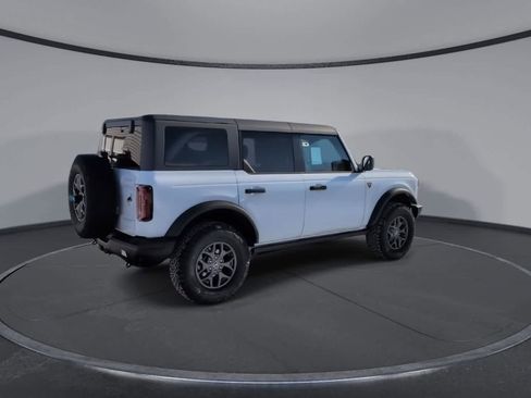 New 2025 Ford Bronco Badlands image 8