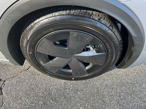 Used 2025 Toyota Prius LE image 23