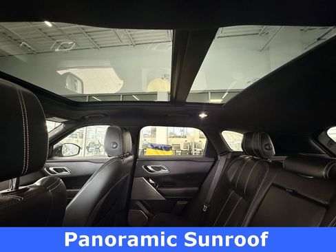 Used 2020 Land Rover Range Rover Velar R-Dynamic S image 26
