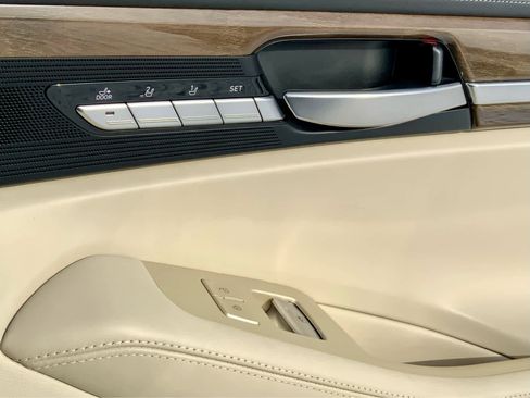 Used 2017 Genesis G90 3.3T Premium image 51