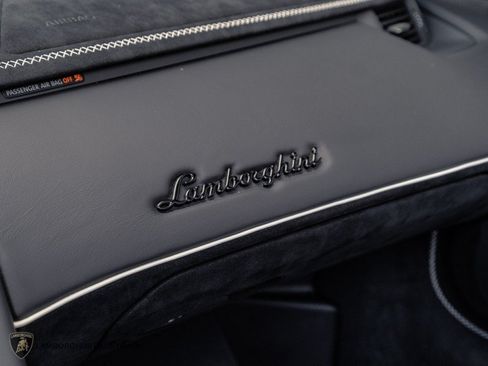 Used 2021 Lamborghini Aventador SVJ AWD/4WD image 21
