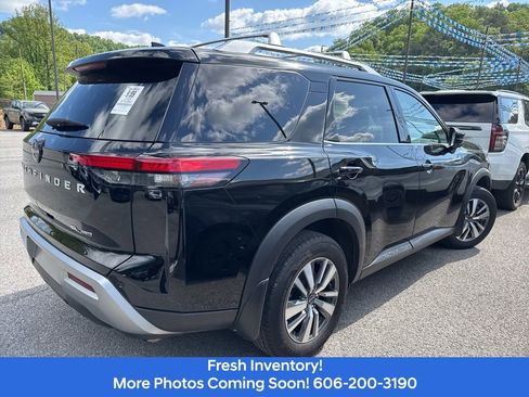 Used 2024 Nissan Pathfinder SL AWD/4WD image 5