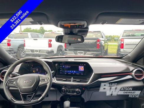 Used 2025 Chevrolet Trax RS w/ Driver Confidence Package FWD image 19