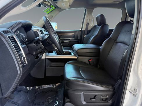 Used 2017 RAM 1500 Laramie w/ Convenience Group AWD/4WD image 12