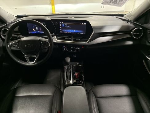 Used 2025 Chevrolet Trax ACTIV w/ Sunroof Package FWD image 10