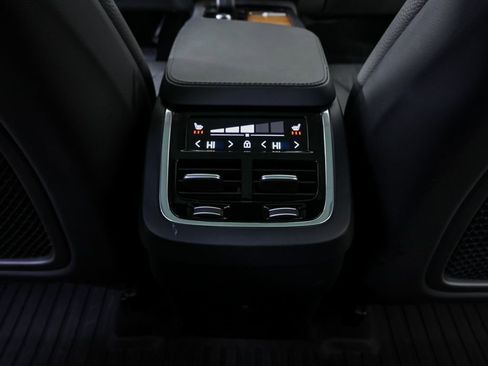 Certified 2024 Volvo XC90 B5 Plus image 22