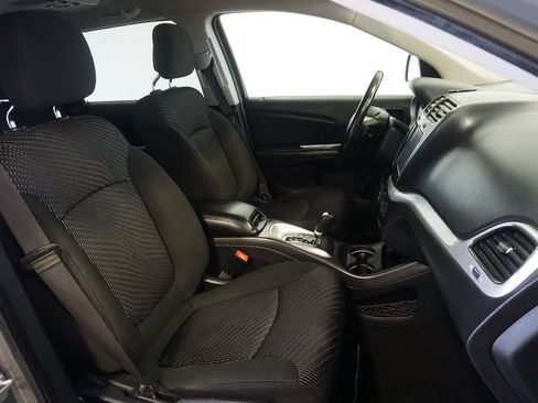Used 2019 Dodge Journey SE FWD image 22
