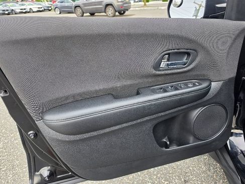 Used 2022 Honda HR-V LX image 19